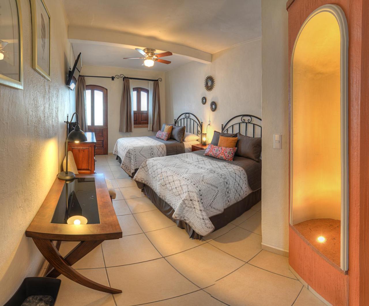 Hotel Santa Paula 태스코 데 알라르콘 외부 사진